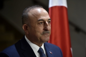 Bakan Çavuşoğlu: 'Türkiye savaşın içine hemen girecek, oraya asker gönderecek gibi yorumlar doğru değil'