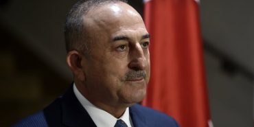 Bakan Çavuşoğlu: 'Türkiye savaşın içine hemen girecek, oraya asker gönderecek gibi yorumlar doğru değil'