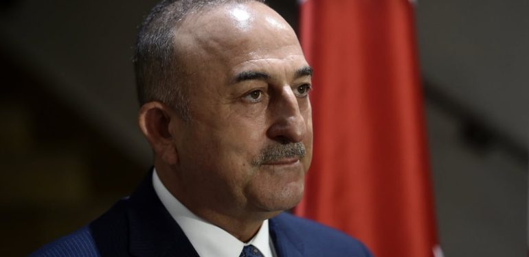 Bakan Çavuşoğlu: 'Türkiye savaşın içine hemen girecek, oraya asker gönderecek gibi yorumlar doğru değil'