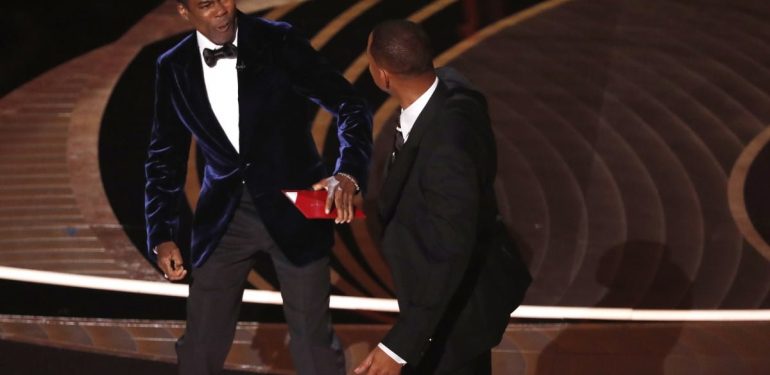 Chris Rock'a tokat atan Will Smith, Oscar Akademisinden istifa etti