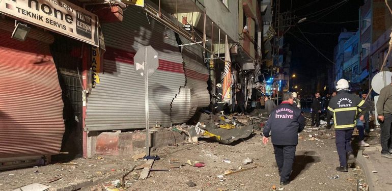 Gaziantep'te patlama oldu! Ortalık savaş alanına döndü 2 kişi yaralandı