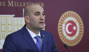 MHP'li Kılavuz: Başıboş sokak köpekleri konusunda acil eylem planı oluşturulmalı