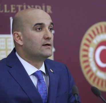 MHP'li Kılavuz: Başıboş sokak köpekleri konusunda acil eylem planı oluşturulmalı