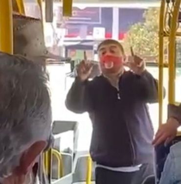 Yolcuyla tartışan şoförün sözleri video sosyal medyada viral oldu