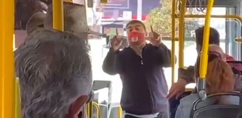 Yolcuyla tartışan şoförün sözleri video sosyal medyada viral oldu