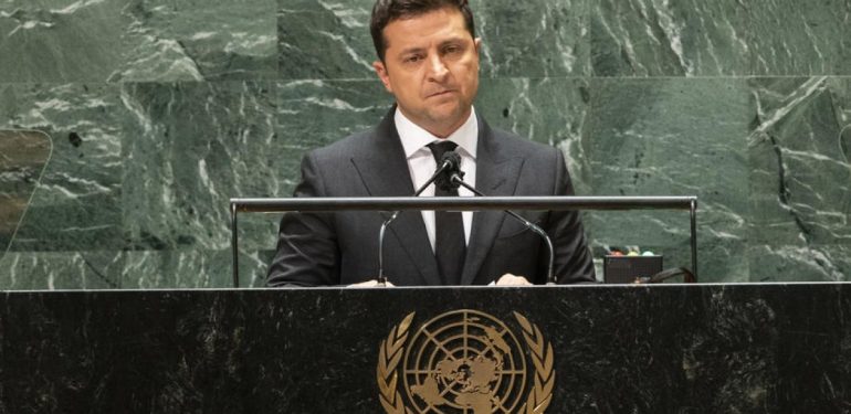 Zelenskiy isimlerini de açıkladı: 'Rütbelerinden mahrum bırakılacaklar'