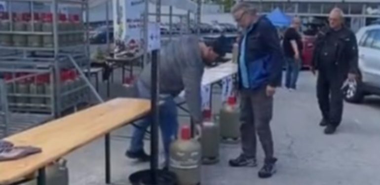 Almanya’da tüp kuyruğu