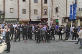 Son dakika haberi... Kaçak cep telefonu operasyonunda gerginlik