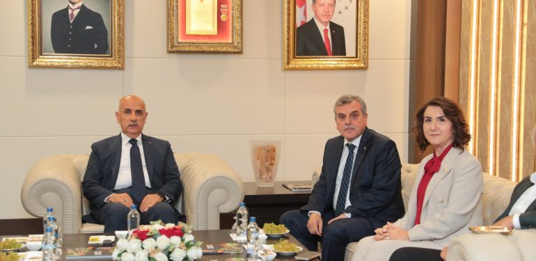 BAKAN KİRİŞÇİ’DEN BAŞKAN BEYAZGÜL’E ZİYARET (1)