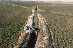 sanliurfa_da_tahliye_kanallari_temizleniyor_h44640_27075