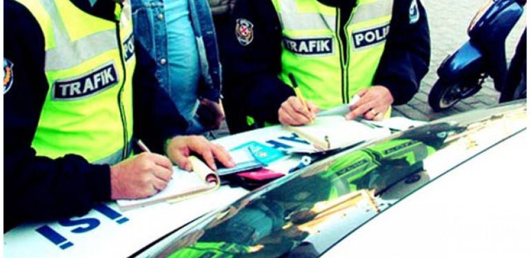 artik-herkes-trafik-polisi-whatsapp-ile-trafik-cezasi-uygulamasi-basladi