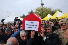 en_aci_veda_5_yasindaki_hasan_karatas_son_yolculuguna_ugurlandi_1669106525_0956_w750_h500