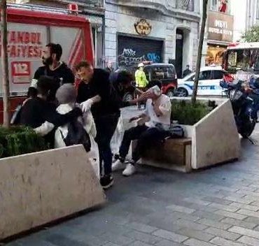 istanbul-da-istiklal-caddesi-nde-siddetli-patlama-15426636_7938_m