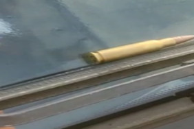 sanliurfa_chp_li_kayyumun_aracina_mermi_birakildi_h45062_61cbb