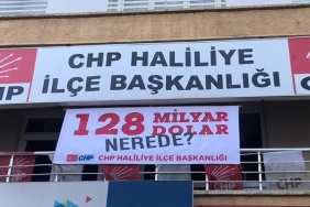 urfa-da-chp-binasina-asilan-128-milyar-dolar-nerede-pankarti-saniyeler-icinde-polis-tarafindan-indirilmek-istendi-866518-5