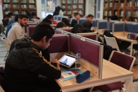 BAŞKAN BEYAZGÜL KÜTÜPHANEDEKİ GENÇLERLE BULUŞTU (5)