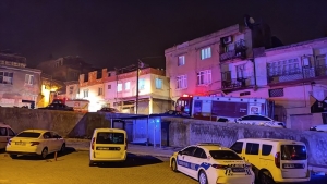 1674362746AA-20230122-30057355-30057353-KAHRAMANMARASTA_EVDE_CIKAN_YANGINDA_2_COCUK_HAYATINI_KAYBETTI