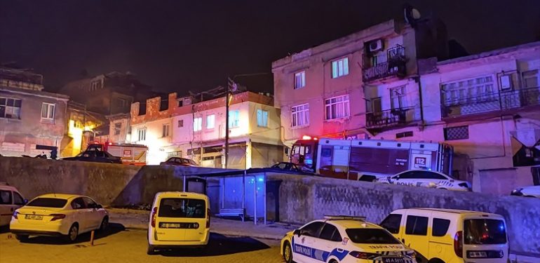1674362746AA-20230122-30057355-30057353-KAHRAMANMARASTA_EVDE_CIKAN_YANGINDA_2_COCUK_HAYATINI_KAYBETTI