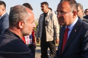 bakan-bozdag-sulama-kanalindaki-calismalari-yerinde-inceledi_59959