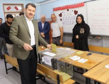 vali-salih-ayhan-oyunu-kullandi_2e07a