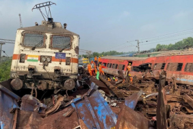 hindistan-da-tren-kazasi-233-olu-900-den-fazla-15989889_9390_m