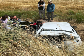 siverekte_minibus_otomobile_carpti_2_yarali_h47551_5b3b5