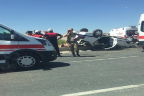 sanliurfa_da_otomobil_beton_mikserini_arkadan_carpti_6_yarali_h47681_73468