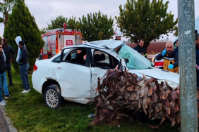 sanliurfada_kontrolden_cikan_otomobil_refuje_cikti_4_yarali_h49611_33713