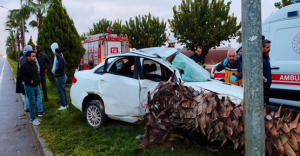 sanliurfada_kontrolden_cikan_otomobil_refuje_cikti_4_yarali_h49611_33713