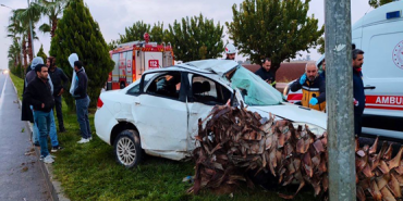 sanliurfada_kontrolden_cikan_otomobil_refuje_cikti_4_yarali_h49611_33713