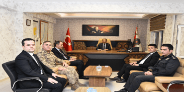 vali_sildak_birecikte_temaslarda_bulundu_h49841_3cc64