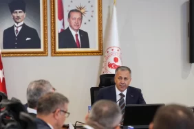 bakan-yerlikaya-uyusturucu-kullanimini-masaya-yatirdi