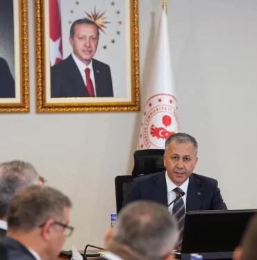 bakan-yerlikaya-uyusturucu-kullanimini-masaya-yatirdi
