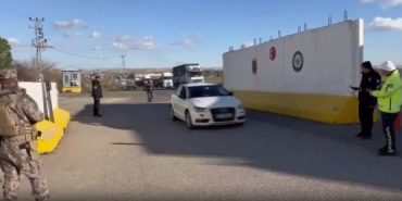 sanliurfa_da_sok_uygulamasi_20_arac_trafikten_men_edildi_h50341_f9387