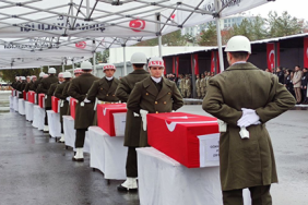 sirnak_ta_duzenlenen_torenin_ardindan_sehitler_memleketlerin_gonderildi_h50171_325c6