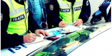 artik-herkes-trafik-polisi-whatsapp-ile-trafik-cezasi-uygulamasi-basladi