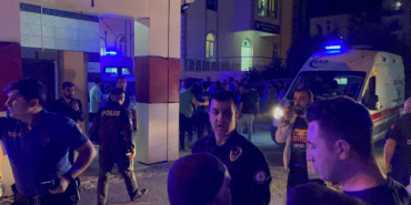 adiyaman-da-bir-polis-karakolda-meslektaslarina-17272987_1851_m