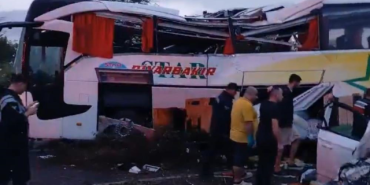 mersin-de-katliam-gibi-trafik-kazasi-10-kisi-17366527_3080_m