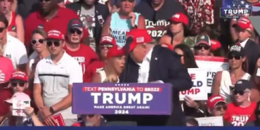 eski-abd-baskani-donald-trump-a-miting-sirasinda-17519411_1702_m