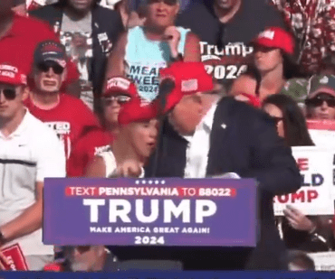 eski-abd-baskani-donald-trump-a-miting-sirasinda-17519411_1702_m