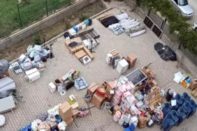 iclerinden-biri-de-ogretmen-deprem-yardimlarini-17855990_7832_amp