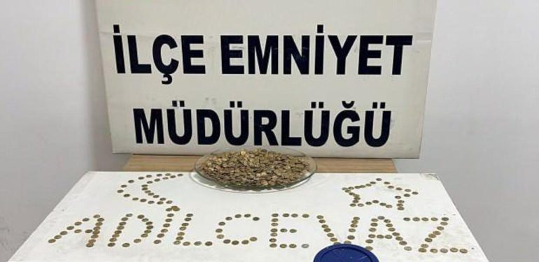 peynir_bidonunda_900_altin_sikke_ele_gecirildi_1727767159_2149