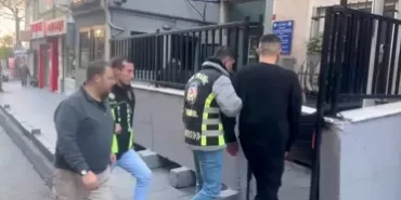 sisli-de-surucuye-dehseti-yasatan-magandalar-3-16748125_amp