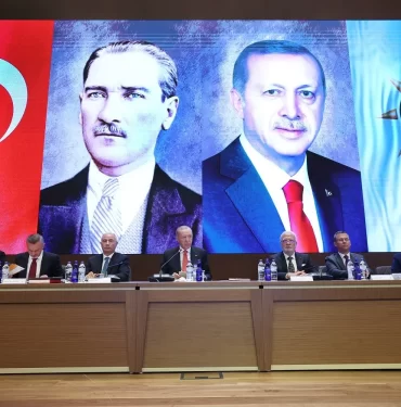 4379-35554376-ak-parti-mkyk-toplandi