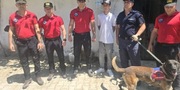 BURSA'DA 5 GÜNDÜR ARANAN BURAK, SAĞ SALİM BULUNDU BURAK'IN 5 GÜNDÜR BOŞ BİR BARAKADA SAKLANDIĞI ORTAYA ÇIKTI SAÇLARINI KESEN AİLESİNE TEPKİ İÇİN EVDEN KAÇTI