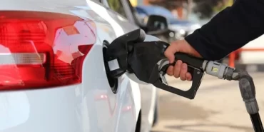 2205-benzinden-sonra-motorine-zam-geliyor-guncel-akaryakit-fiyatlari-tabela-degisiyor