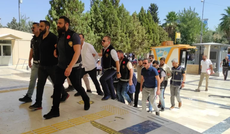 68b02ef3e1265_otel-saldirisinin-suphelileri-adliyeye-sevk-edildi