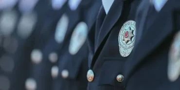 0x0-son-dakika-resmi-gazetede-yayimlandi-37-ilin-emniyet-muduru-degisti-iste-isim-isim-o-liste-1757540504506