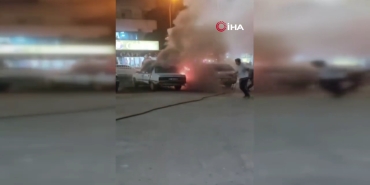 SİVEREK’TE PARK HALİNDEKİ OTOMOBİL YANDI, MAHALLEDE PANİK YAŞANDIŞanlıurfa’nın Siverek ilçesinde