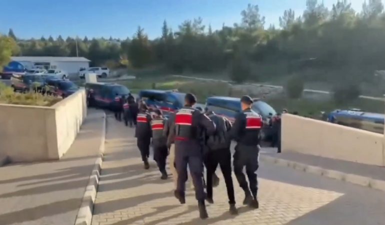 7 ilde Dolandırıcı, Tefeci ve Göçmen Kaçakçısı 7 Ayrı Organize Suç Örgütüne yönelik son 1 haftad(3)